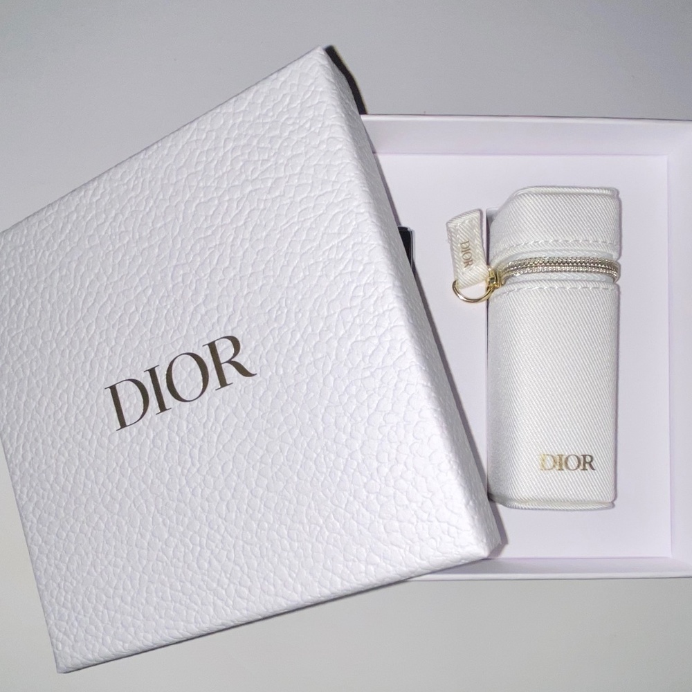 Dior Lipstick with White Case NWT Rouge Dior Lipstick 720 Icone Satin - Picture 3 of 3